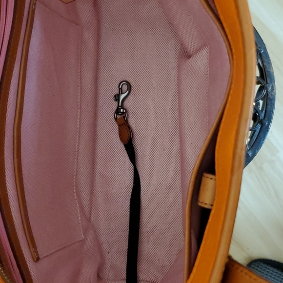 Dooney & Bourke Tote - Picture 9 of 12